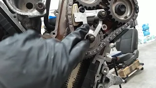 Inside look of an H25 or H27 Suzuki V6: timing system