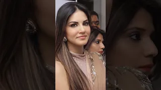 #shorts Sunny Leone beauty of Queen 🔥💖#trendingviral #shorts #shortsvideos #viralytshorts#chiragedit