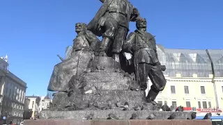 Памятник борцам