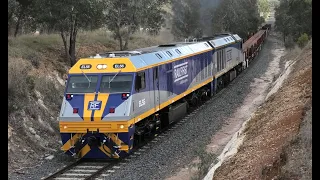 EL56-60 on 7751V rail train between Dunnaworthy and Maryborough.   30-04-22.