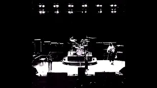 10. Bring Back That Leroy Brown (Queen - Live In The Hague: 12/8/1974)