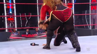 Nía Jax ATACA a Shayna Bazsler - WWE RAW EN ESPAÑOL LATINO