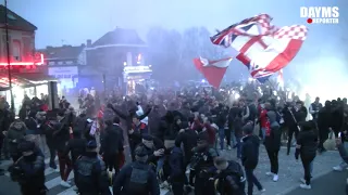 VAFC : Fumigènes et chants, des centaines de supporters accueillent les joueurs du VAFC