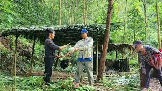 Single girl builds a bamboo house alone in the forest & strangers help | Hoàng Thị Thơm