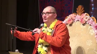 Патита Павана дас. Нарасимха-Чатурдаши 2022 в Москве! Лекция в храме на Куусинена