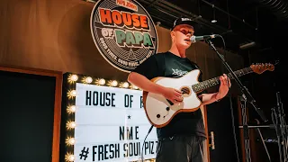 Finn Askew – 'Adidas' & 'Tokyo' live at House of Papa | AD