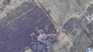 Ukrainian 2S7 "Pion" 203mm artillery targeted by a Russian strike.