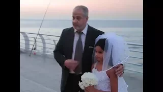 60 летный старик женился 12 летных девушка  (как понять)