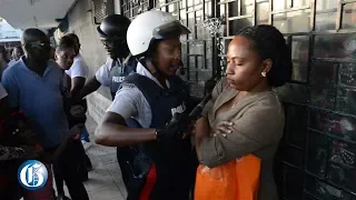 Dramatic Cross Roads arrest, photographer pepper-sprayed