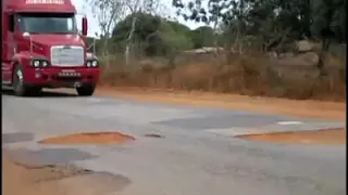 Degradação da Estrada Nacional N°1 - Moçambique