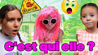 LA petite FILLE aux CHEVEUX ROSE nous SUIT comme CELLE qui a LES CHEVEUX VIOLET !