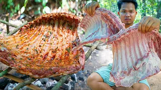Amazing Big Cooking Pig Ribs Recipe Eating Delicious in Forest