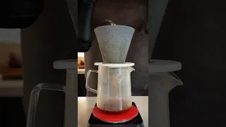 Cerapotta - Brewing amazing pour over coffee without paper filters. Genius!