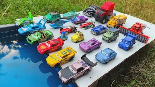 Disney Pixar Cars : Lightning Mcqueen, Jackson, Cruz, Guido, Mack, Fritter, Frank, Carlo Veloso