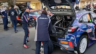 Rallye Monte Carlo 2022 tyre checking before the start