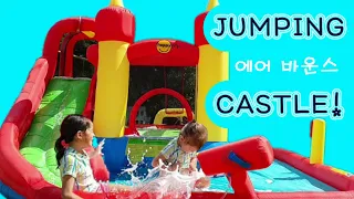 Jumping Castle with water and lots of bubbles [ 에어바운스 | 어린이 놀이영어]