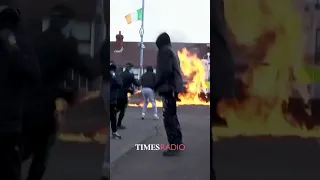 Republican dissidents throw petrol bombs at police in Londonderry