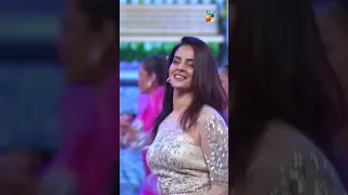 Saba Qamar Dance Performance - HUM 22nd Lux Style Awards #shorts #lsa2023  🥰