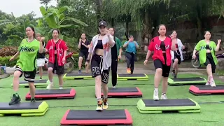 STEP - Zumba/ Da Da Da / By Cương Bắc -