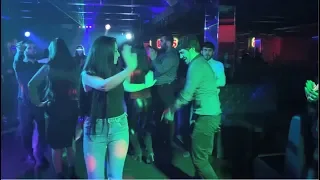 Девушки Танцуют Четко В Клубе С Парнями В Москве 2020 Лезгинка Аварская ALISHKA RUSLAN Сlub Mes
