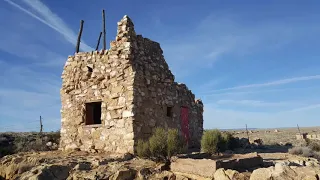 Urbex- Exploring Two Guns, Arizona. Abandoned Roadside Attraction