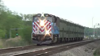 Metra 500 (RTA Unit) speeds through Bannockburn