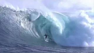 BIG WAVE SURFER MARK MATHEWS SCORES THE BIGGEST BARREL OF MY LIFE! BY REPUBLICAMX