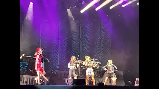 Lindsey Stirling invites String FX ONSTAGE to perform "The Upside!" in Waite Park, MN