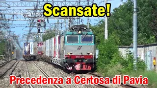 Treno merci da la precedenza a treno passeggeri nella stazione di Certosa di Pavia