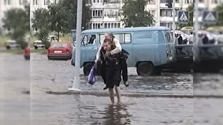 Наводнение в Санкт-Петербурге на пр. Луначарского и ул. Есенина - 26.07.1997 - Video8 - Улучшенное