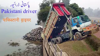 Most Dangerous Truck Driving Skills,  Any Driver Dare Not To Drive Bus And Truck Operator Skill