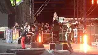 Jaded / Brain Stew / Iron Man /  Sweet Child Of Mine / Highway To Hell Green Day Paris 2010 HD