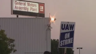 Casi 50.000 trabajadores de GM entran su segundo día de huelga en EE.UU.