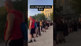 Berghain Berlin Waiting Queue ⛓🇩🇪 #berghain #berlin #sunday #club #techno  🎥 @tito.iliev