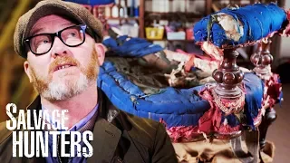 This Totally Wrecked Settee Desperately Needs A Complete Makeover | Salvage Hunters: The Restorers