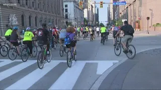 Cleveland cyclists meet for 'Critical Mass' ride