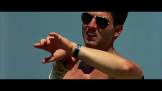 Tom Cruise, Val Kilmer in Top Gun - Volley ball