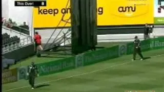 shahid afridi against NZ. IN 3RD ODI  65(25)