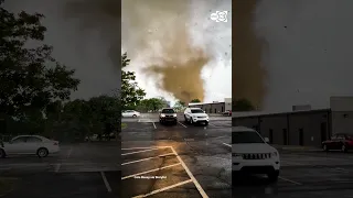 Tornado rips thru neighborhood