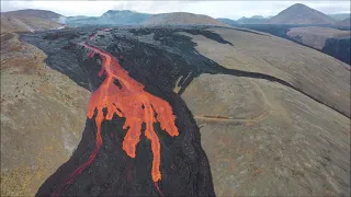 Lava overruns the rim to the east of the Switchbacks on Route A.  September 17, 2021