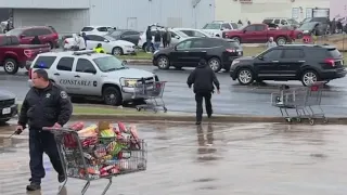 Chaos at H-E-B: People seen fighting over discarded food in South Austin | FOX 7 Austin