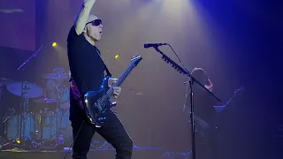 Joe Satriani - Surfing With The Alien / Live @ La Cartonnerie, Reims / 19.05.2023