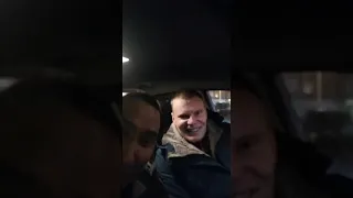 кыргызча суйлогон таксист орус