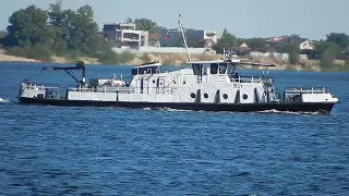 Главная река России Волга принимает свои великолепные суда-корабли речного типа