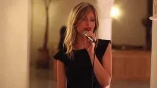 Gatekeeper - Feist (Acoustic Cover by Lydia&Sebastien) Live in Marrakech