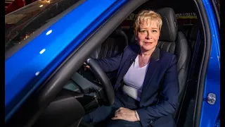 Linda Jackson (Peugeot) : « en 2025, 100% de nos modèles seront électrifiés »