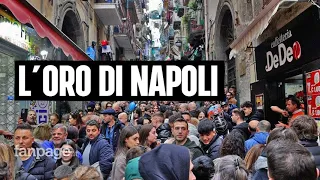 L'ondata di turisti a Napoli raccontata da chi ci lavora: così sta cambiando faccia alla città