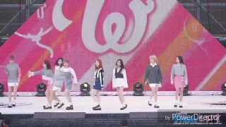 Nayeon saved momo fall. TT moment