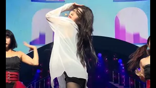 [FANCAM] 6-24-23 Twice (트와이스) World Tour Ready To Be - Houston Day 1 - Sana Solo Stage - New Rules