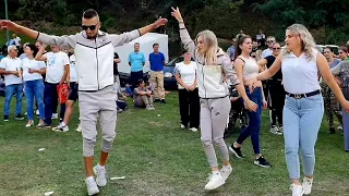 😻 Zaljubljeni Adna i Ilhan kolo vode💃Hrenovica - Lunje💃Bari Bend💃YouTube Bosanski teferič💃